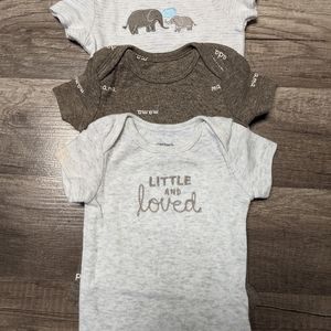 Carter's onesie set of 3